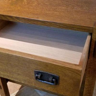LOT #277: Vintage STICKLEY End Table w/ Drawer