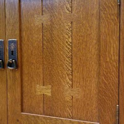 LOT #279: Vintage STICKLEY Storage Cabinet w/ drawer