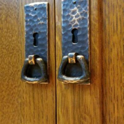 LOT #279: Vintage STICKLEY Storage Cabinet w/ drawer