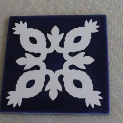 LOT #283: (4) Assorted Hot Plates