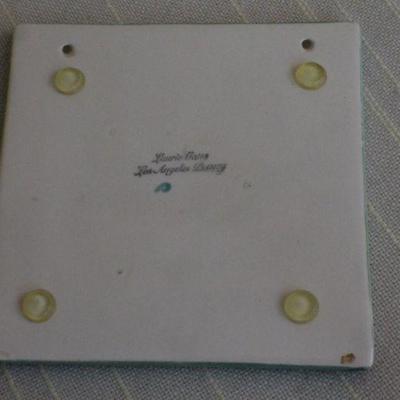 LOT #283: (4) Assorted Hot Plates