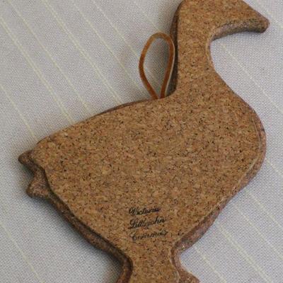 LOT #286: (4) Assorted Hot Plates (Cat w/ Fish, Cat Outside, Fish and Duck)