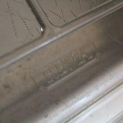 LOT #288: Vintage REMAâ„¢ Stainless Cooking Dish w/ Crackle Design Lid