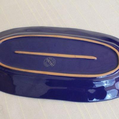 LOT #290: VIETRIâ„¢ Dark Blue Serving Dish w/ Ceramic Tomato (unmarked VIETRIâ„¢)