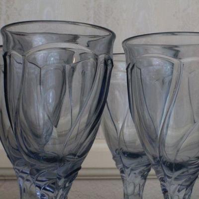 LOT #292: Vintage Blue Drinking Glasses (8) Total 