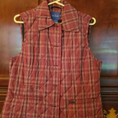 Lot 308: FaÃ§onnable Plaid Quilted Puffer Vest
