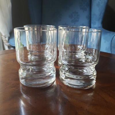 Lot 322: (4) Small Tumblers