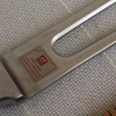 LOT #326: J.A. Henckelsâ„¢ Wood Knife Block w/ Assorted Knives