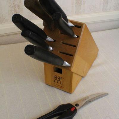 LOT #326: J.A. Henckelsâ„¢ Wood Knife Block w/ Assorted Knives