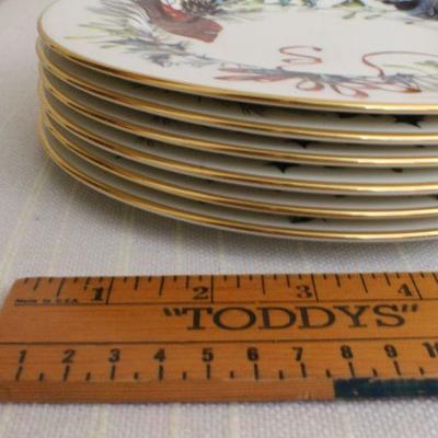 LOT #328: Vintage LENOXâ„¢ "Winter Greetings" Holiday Fine Ivory China Plates