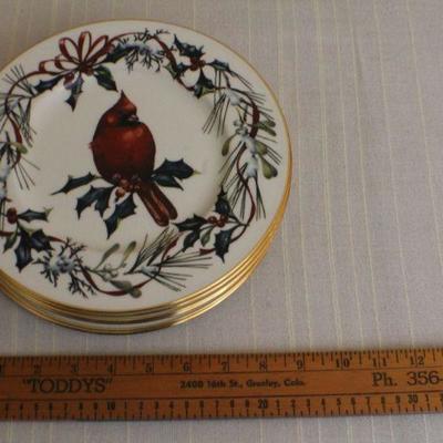LOT #328: Vintage LENOXâ„¢ "Winter Greetings" Holiday Fine Ivory China Plates