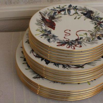 LOT #328: Vintage LENOXâ„¢ "Winter Greetings" Holiday Fine Ivory China Plates