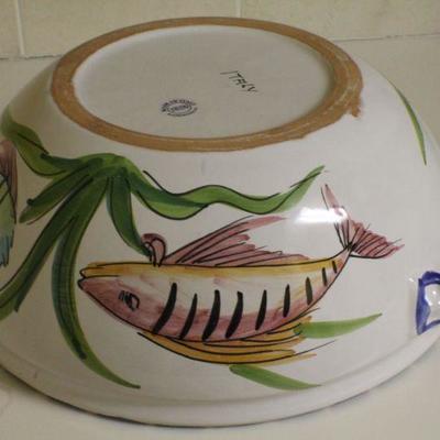 LOT #332: Large VIETRIâ„¢ Made in Italy Handpainted Sealife Dish Set