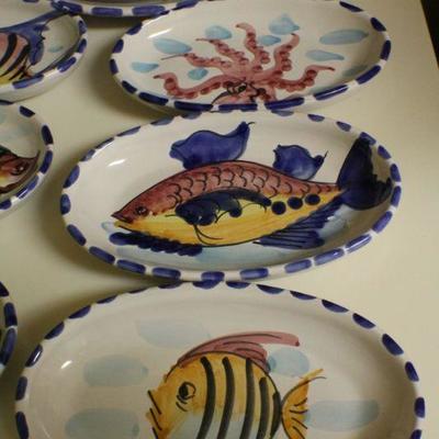 LOT #332: Large VIETRIâ„¢ Made in Italy Handpainted Sealife Dish Set