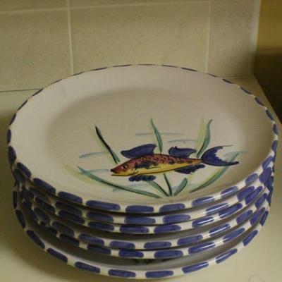 LOT #332: Large VIETRIâ„¢ Made in Italy Handpainted Sealife Dish Set