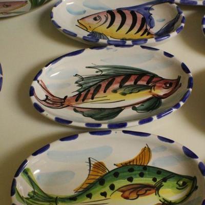 LOT #332: Large VIETRIâ„¢ Made in Italy Handpainted Sealife Dish Set