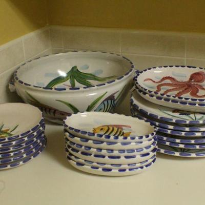 LOT #332: Large VIETRIâ„¢ Made in Italy Handpainted Sealife Dish Set