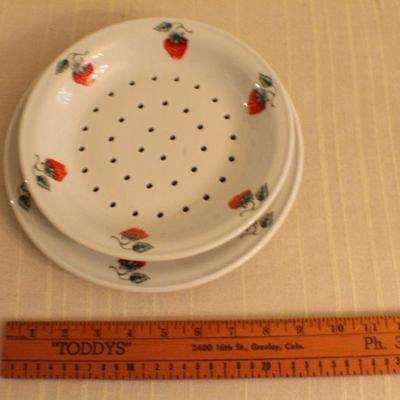 LOT #334: (2) Fruit Bowls (Italy and France)