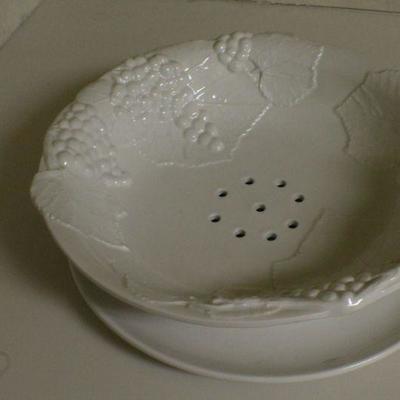 LOT #334: (2) Fruit Bowls (Italy and France)