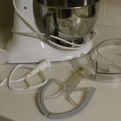 LOT #340: KITCHENAIDâ„¢ Mixer w/ Accessory Bundle