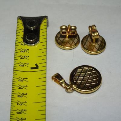 Vintage Child's Gold Tone Flower Pendant & Post Earring Set, Gold Plated