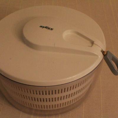 LOT #346: Made in Switzerland Salad/Fruit Spinner by ZYLISSâ„¢