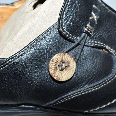 Lot 72:  Clarks leather Shoes