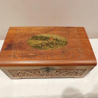 Vintage Decorative Carved Box with Hunter Scene 10
