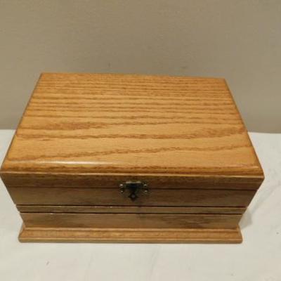 Vintage Oak Trinket Box 10