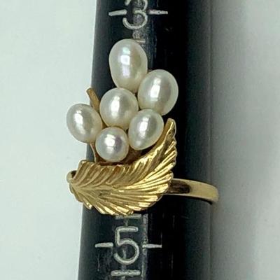 Pearl Cluster Ring *missing a pearl*