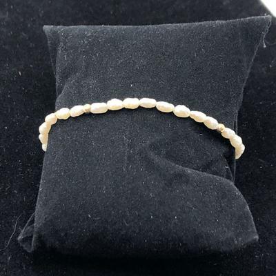 Dainty Freshwater Pearl & Gold Bracelet 