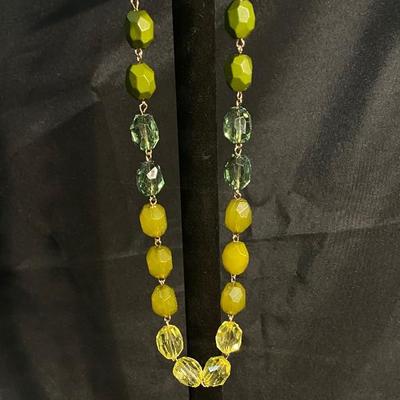 AVON Brilliant Brights Beaded Necklace in Lime 