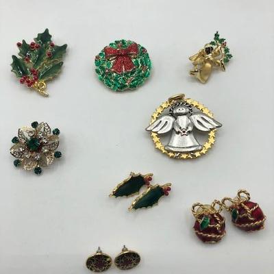 Vintage Lot of Christmas Holiday Pins & Earrings