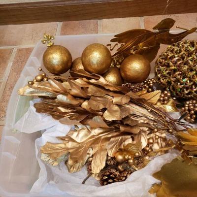 Lot 10: Gold Christmas Lot