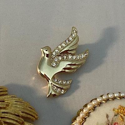 Set of 4 Goldtone Brooches & Pins