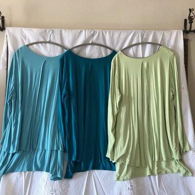 Lot of 3 Soft Surroundings Ladies Tops w/ Pleated Backs lot # 162