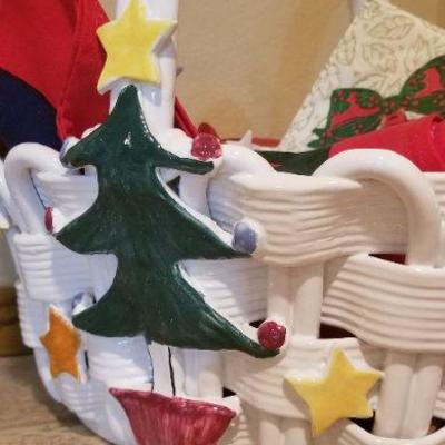LOT #20: VIETRI Handpainted Made in Italy Ceramic Christmas Basket w/ goodies