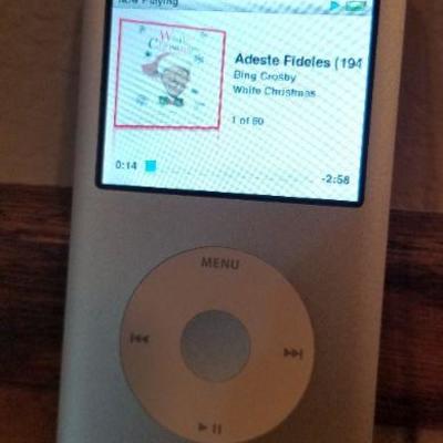 LOT #36: Silver 80gb Ipod TESTED A+