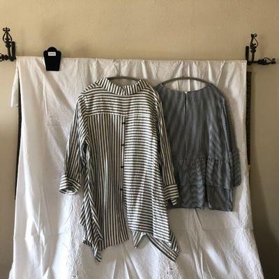 Lot of 2 Ladies tops Lot # 172