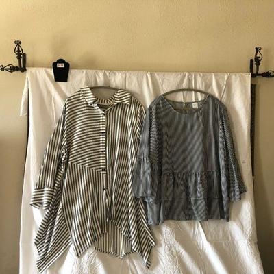 Lot of 2 Ladies tops Lot # 172