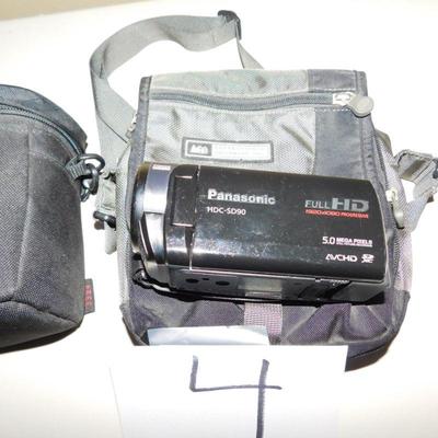 Lot 4 camera bags and a Panasonic HDCSD 90 video camera