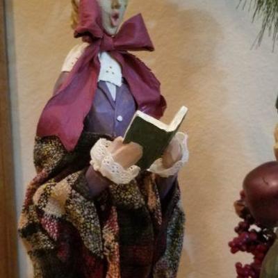 LOT #45: Vintage Christmas Deco Light Pole w/ 4 Carolers