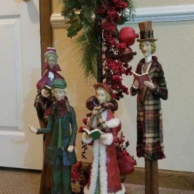 LOT #45: Vintage Christmas Deco Light Pole w/ 4 Carolers