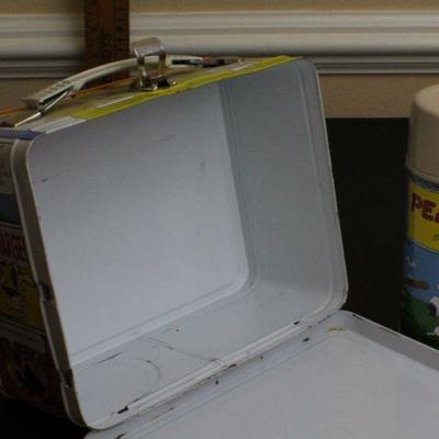 LOT #62: Authentic Vintage PEANUTSâ„¢ Metal Lunch Box w/ Thermos