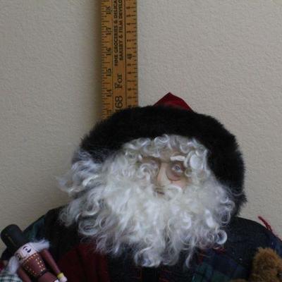 LOT #80: Large Sitting Santa Claus by Ye Olde Santa Maker by DEE GARR