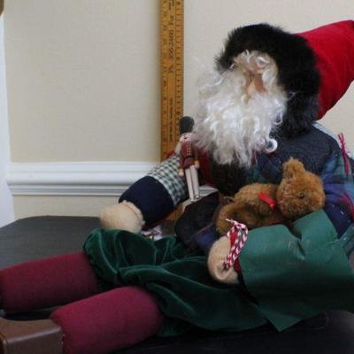 LOT #80: Large Sitting Santa Claus by Ye Olde Santa Maker by DEE GARR