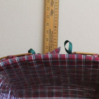 LOT #81: Large LONGABERGER WOODCRAFTSâ„¢ American Made Handwoven Basket