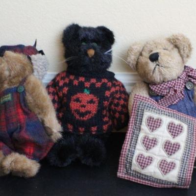 LOT #89: Large Bundle of Assorted Boyd's Bearsâ„¢