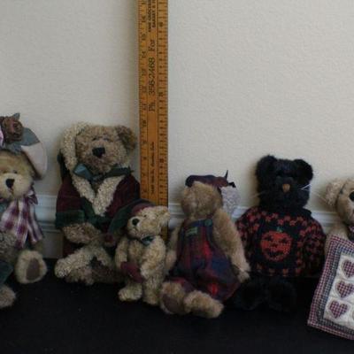 LOT #89: Large Bundle of Assorted Boyd's Bearsâ„¢