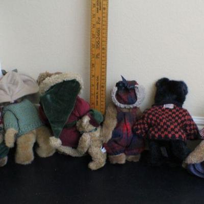 LOT #89: Large Bundle of Assorted Boyd's Bearsâ„¢
